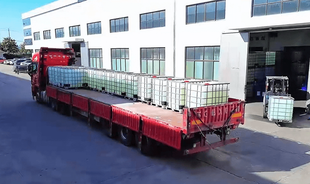 Il cliente prima di tutto: concentrato di schiuma personalizzato caricato e pronto per essere spedito alla sede del cliente